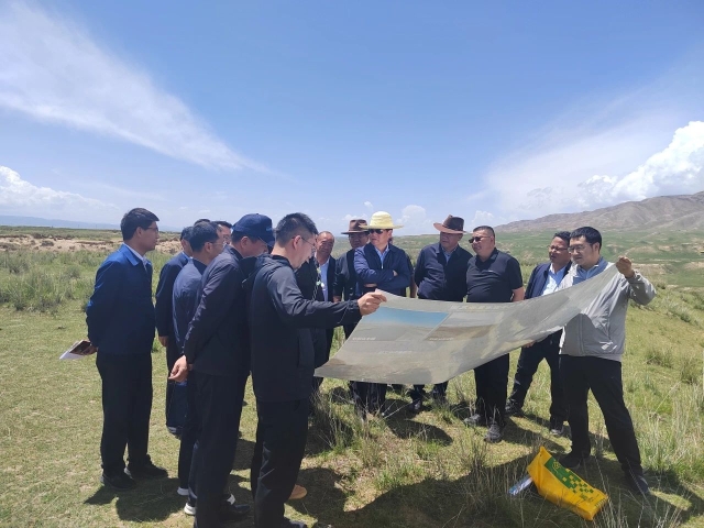 青海省省委常委、副省长才让太到连云港工勘院承建项目现场调研