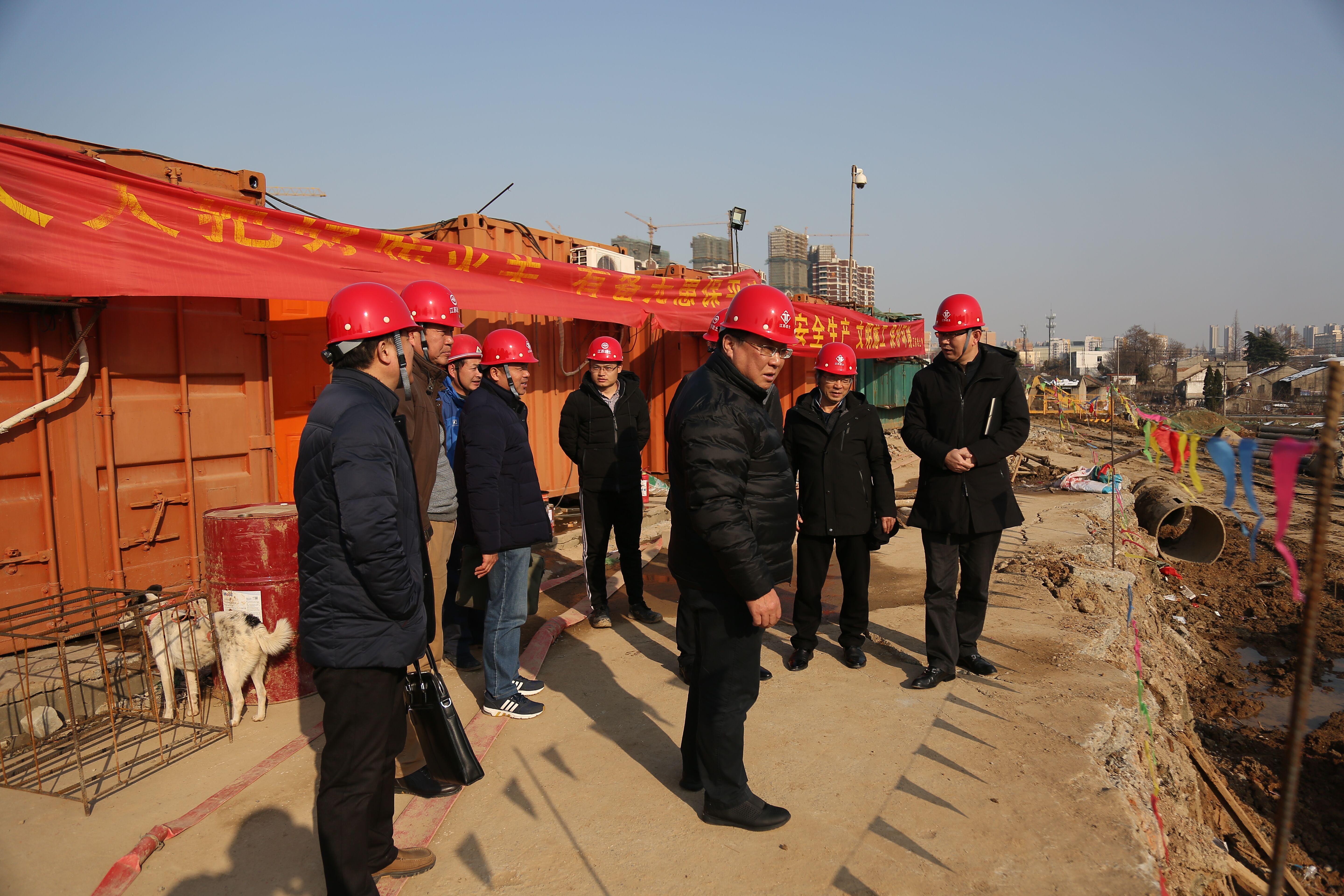 施民巡视员到岩土公司检查指导工作