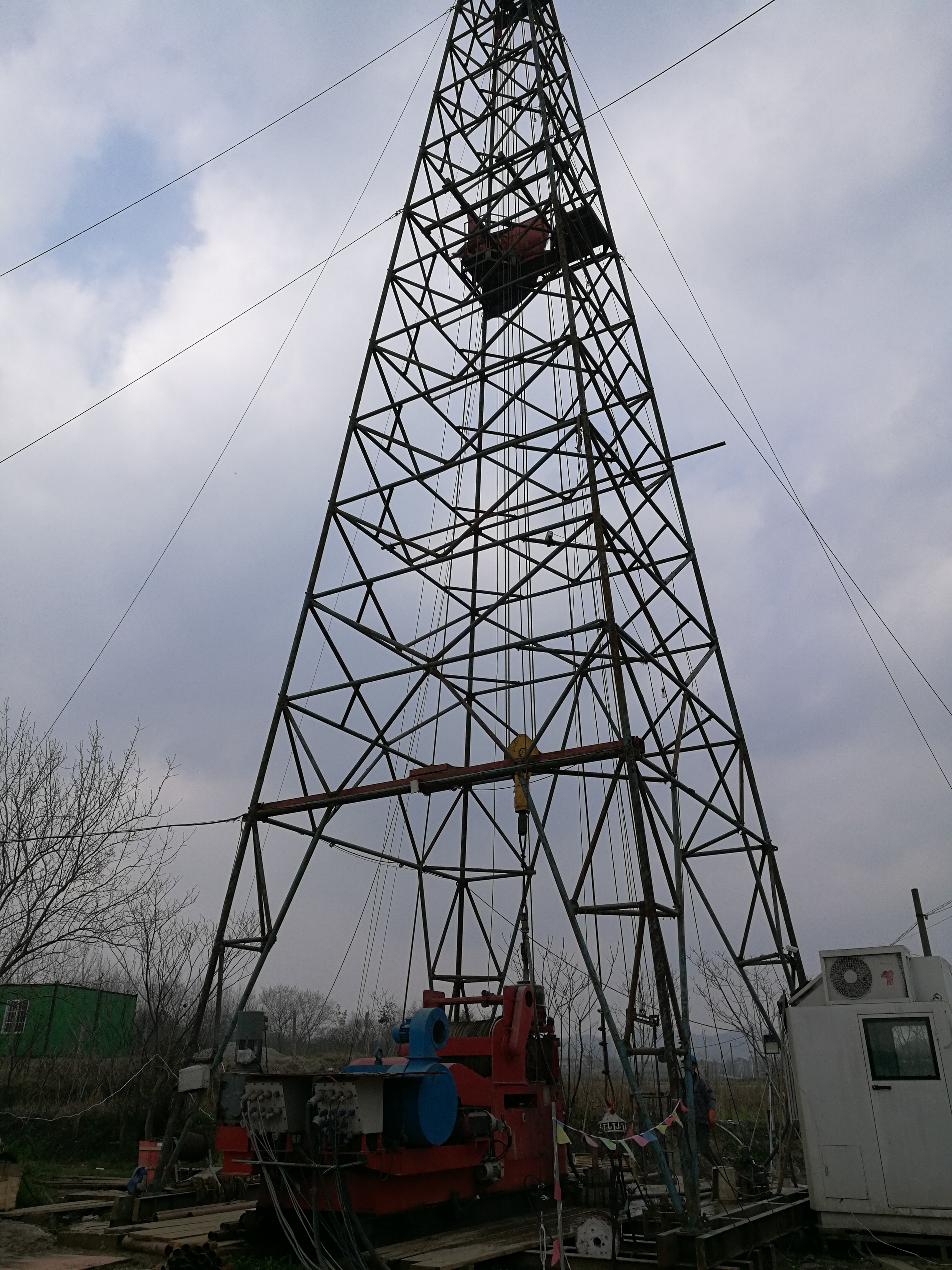 地质三队刷新岩心钻探孔深纪录