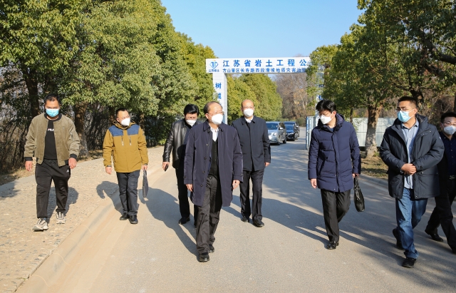 许建荣开展节前安全生产检查和走访慰问